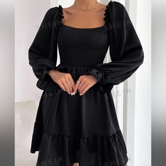 ❌ SOLD ❌ Black puff sleeve midi dress - Picture 3 of 3